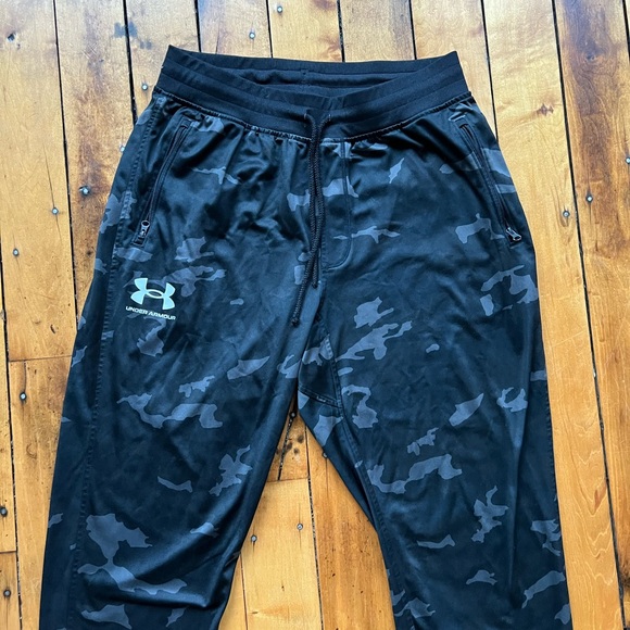 Under Armour Men’s Large Dark Camo Black Sportstyle Jogger Pants Gym Active - Picture 2 of 10